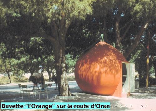 BUVETTE ORANGE AU DETOUR D UNE ROUTE.jpg